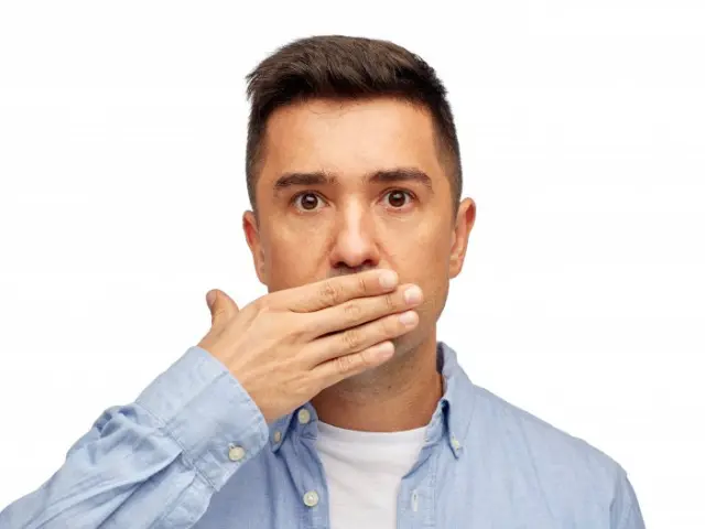 عوارض ارتودنسی نامرئی چیست؟ بررسی کامل مشکلات الاینر شفاف
